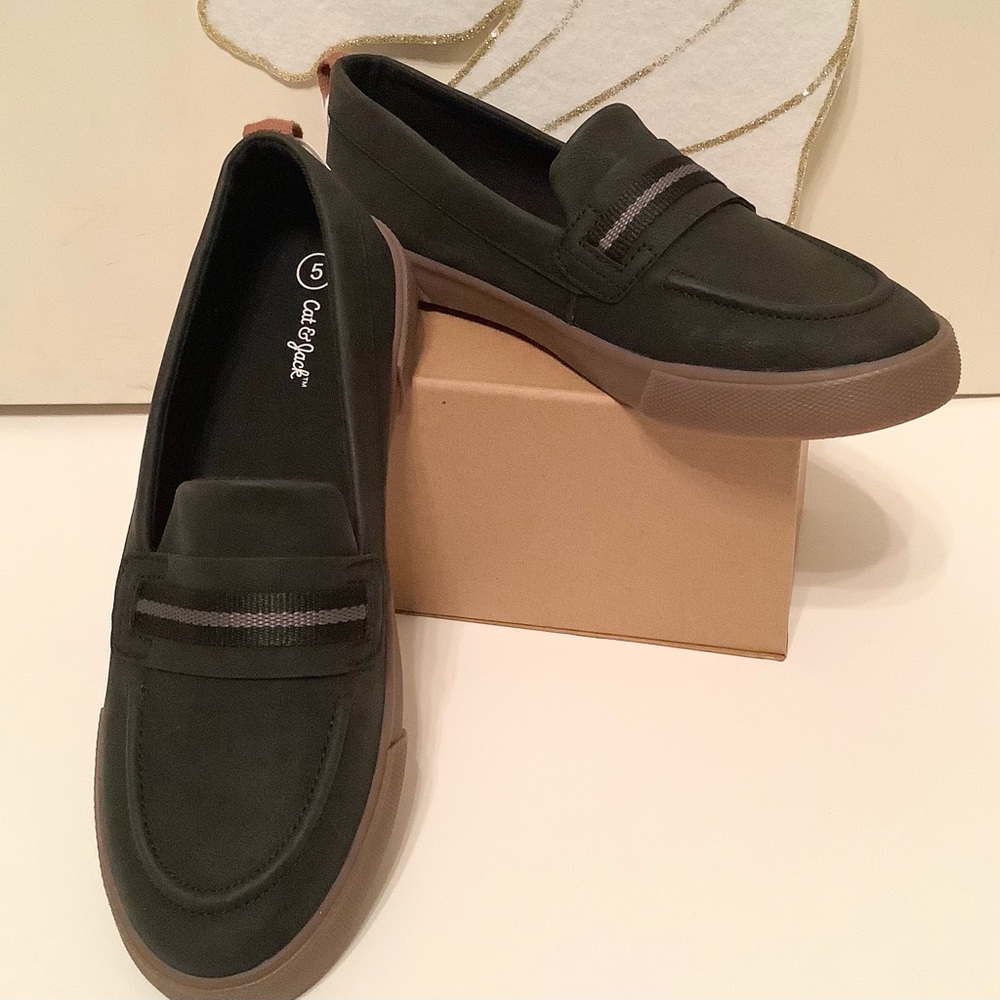 NEW Boys Shoe